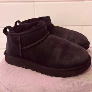 UGG classic Ultra Mini Suede Sheepskin Black Y2K Surf Cozycore Boot Womens 6